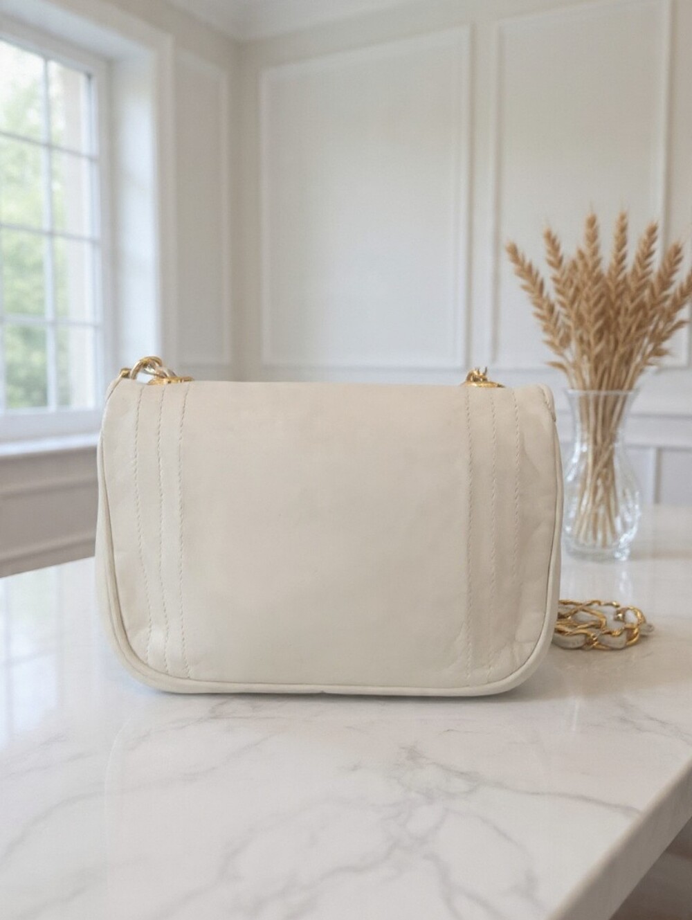 👜 Vintage Chanel 1988 Beige Lambskin CC Stitch Small Flap Shoulder Bag - Picture 8 of 17